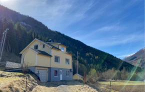 4 Bedroom Gorgeous Home In Valldal